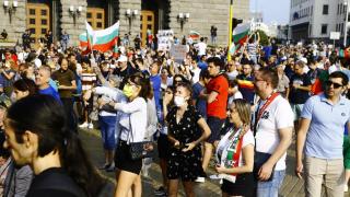 Опасна шашма се върти сред протестиращите! Замесен е и президентът Радев