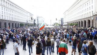Извънредна ситуация на протеста пред Министерски съвет СНИМКИ 