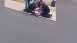 Американската полиция разследва ново ВИДЕО с душене на тъмнокож мъж