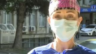 Млада лекарка срази доц. Мангъров