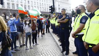 Божков иска да лее кръв на протестите днес, Атанасова: Хора, пазете се!