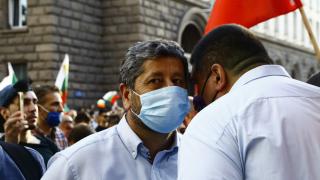 Пеевски и старите мераци на "Да, България"