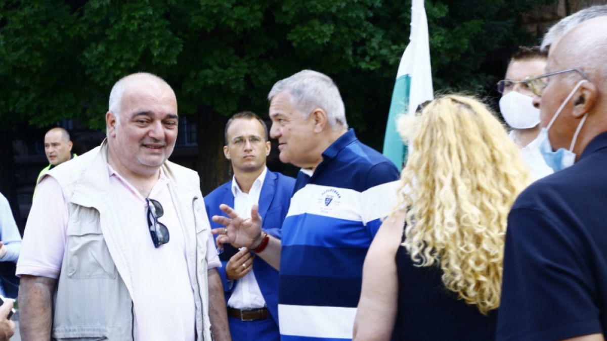 СНИМКИ от началото на шестия ден на протестите! БЛИЦ TV