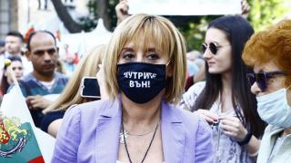И Мая Манолова рони сълзи за плачещото дете на протеста, което се оказа фотографка СНИМКИ