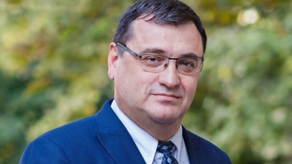 Славчо Атанасов: Борисов да направи крачка в страни и да отстъпи управлението на Дончев