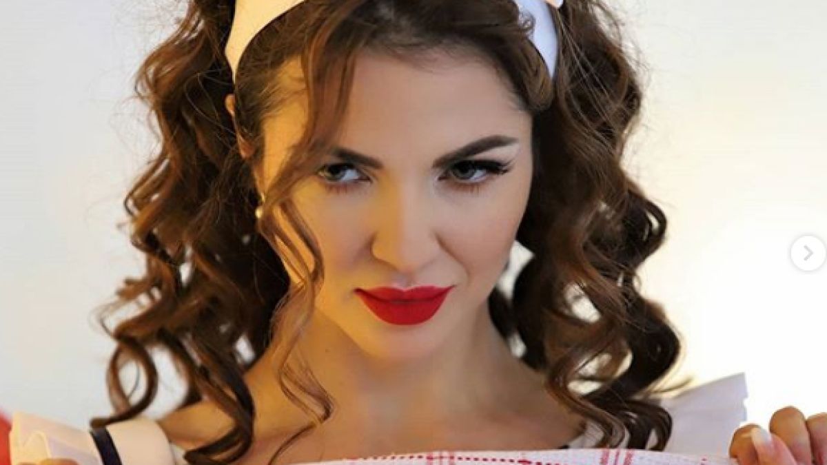 Шаш! Райна избяга и се помоли за... СНИМКИ