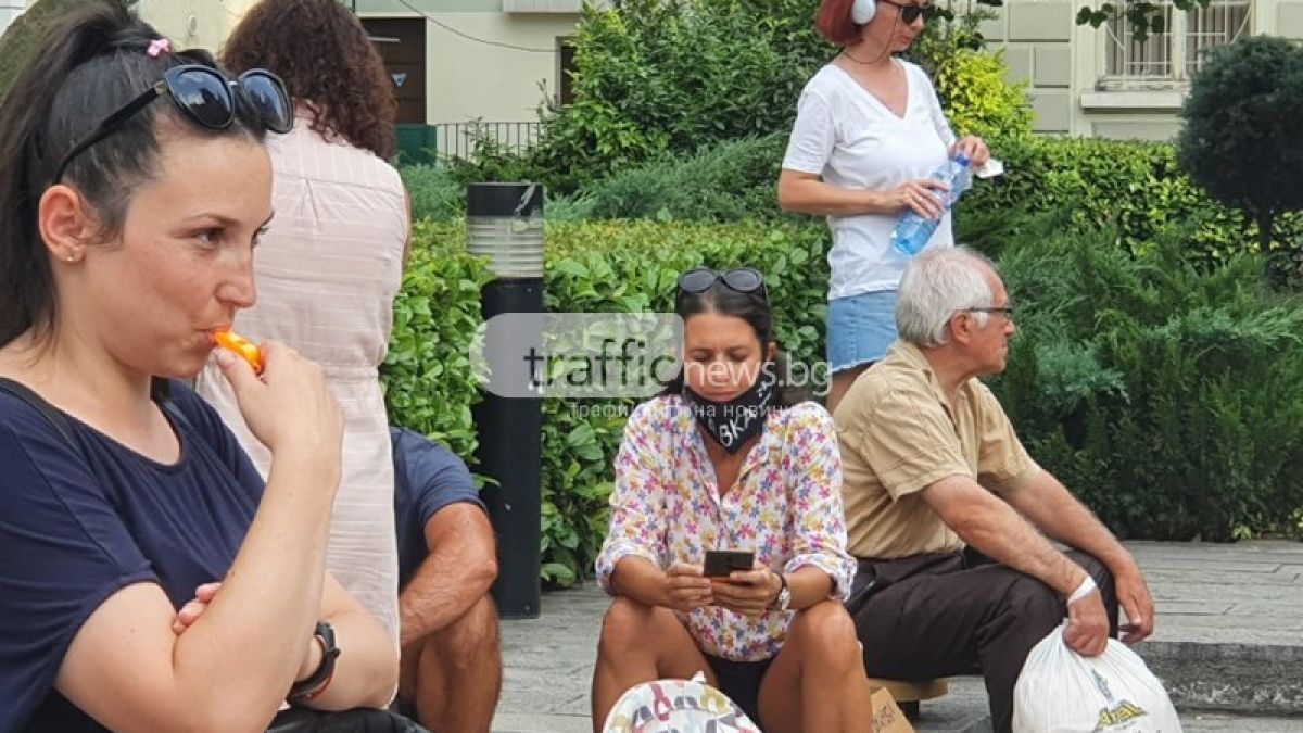 Пълен резил на протеста в Пловдив, събраха се само 50 души 