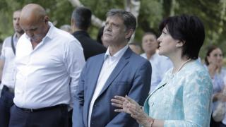 Караянчева попиля президента Радев и каза как управляващите ще потушат напрежението 