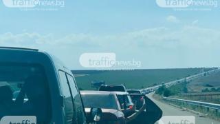 На АМ "Тракия" е страшно! Хиляди българи блокирани в над 10 км опашка, заради...  СНИМКИ