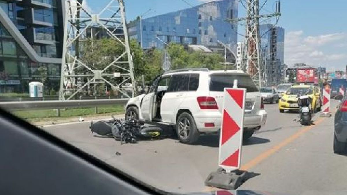 Първо в БЛИЦ! Адско меле на бул. "България" в столицата СНИМКА