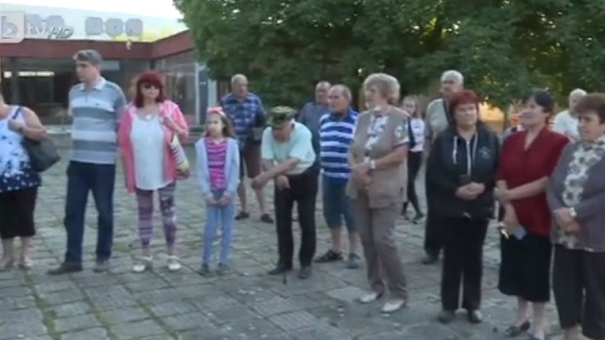 В Романско беснеят заради небивал блокаж, плашат с протест