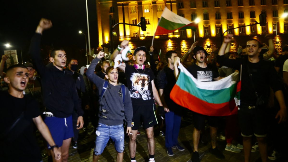 Проф. Христов изброи причините за стихването на протестите без резултат