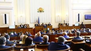 Извънредни новини от парламента за министерските оставки
