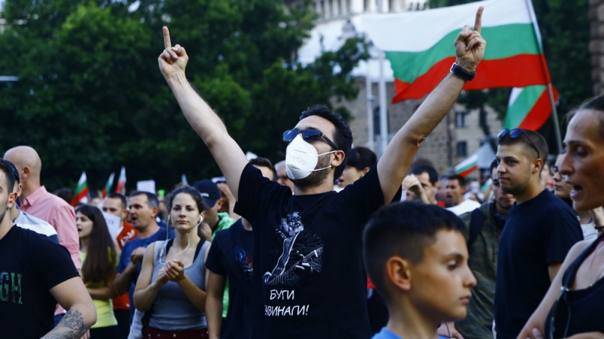 МВР показа ексклузивно ВИДЕО от протестите! Скандални СНИМКИ