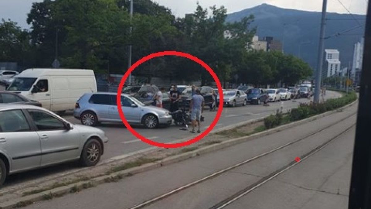 Първо в БЛИЦ! Адско меле на ключов булевард в София СНИМКА
