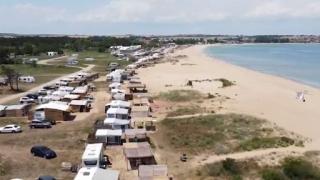 Пандемията предизвика неочакван бум на летовници по Черноморието в... ВИДЕО