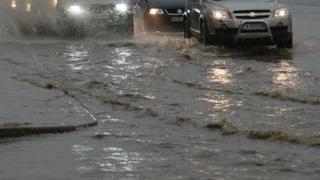 Истински кошмар с поройни дъждове в цялата страна 