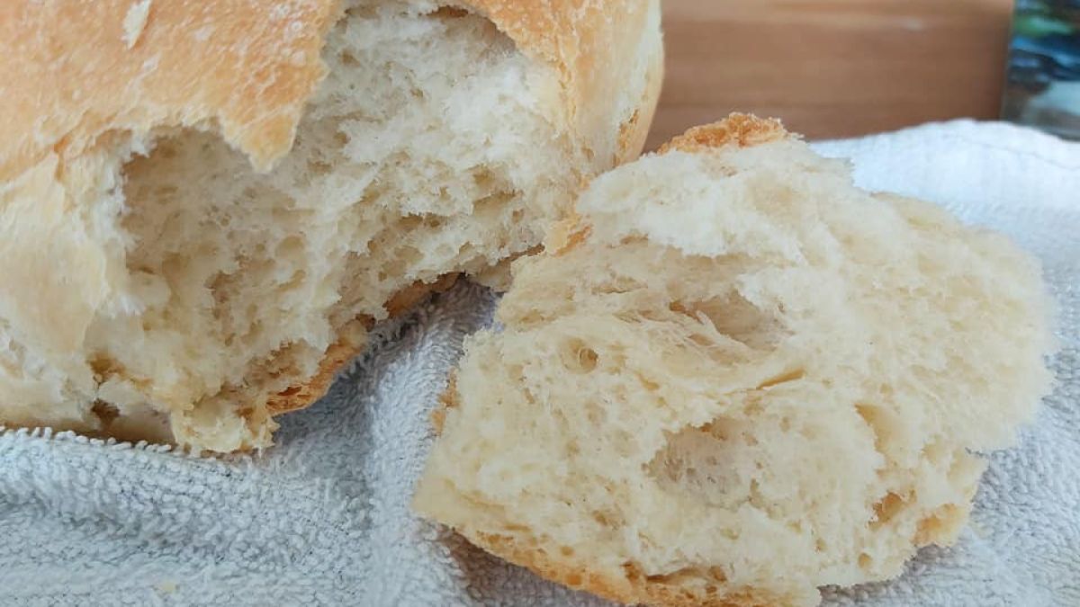 Няма наяждане с този домашен хляб - мек и с хрупкава коричка СНИМКИ