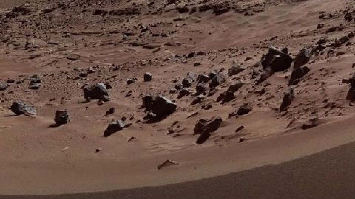 NASA публикува зашеметяващи кадри от повърхността на Марс ВИДЕО