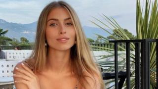 19-г. внучка на София Ротару показа идеална фигура с миниатюрен бюст ВИДЕО