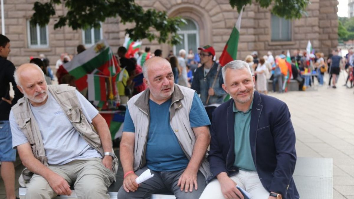 Евгени Петров: Протестът се спихва, но къде ще се сврат тримата глупаци от „Отровното трио“