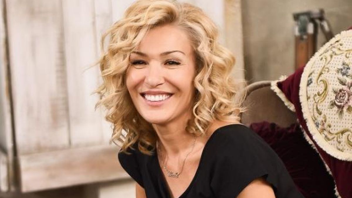 Шаш! Лицето на Гала стана катраненочерно заради... СНИМКА