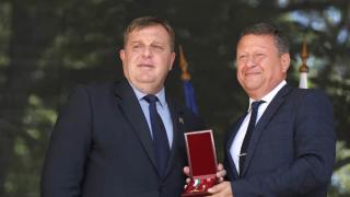 Каракачанов връчи дипломите на офицерите от Военната академия СНИМКИ