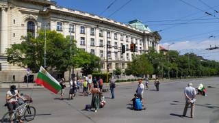 БЛИЦ TV: Почна протестът в София, МВР предупреди за провокации СНИМКИ