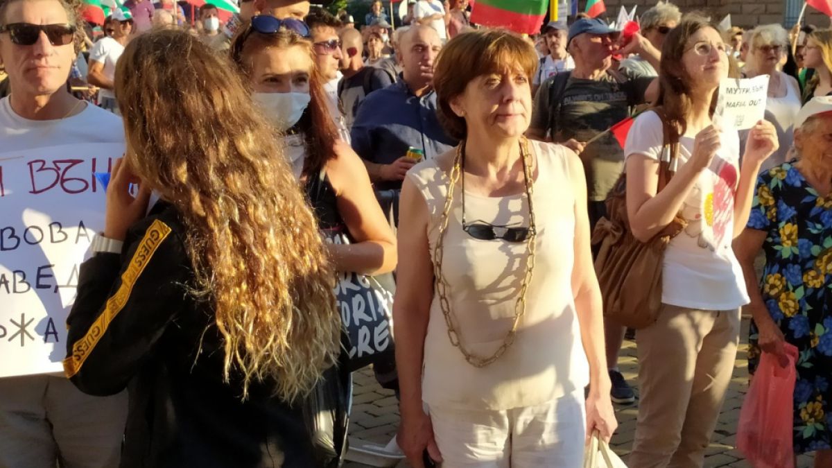БЛИЦ TV: Протестиращите обърнаха палачинката, заплашиха да... 