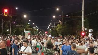 10 кръстовища в София затапени от протестиращи преди полунощ, 1 арестуван 