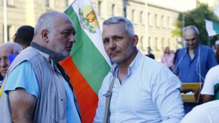 ФОТО бомба в БЛИЦ: Ето кой и как подстрекава провокаторите на протеста 