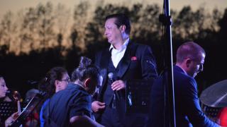 Концертите “SymphoNY Way” на Васил Петров продължават и през август