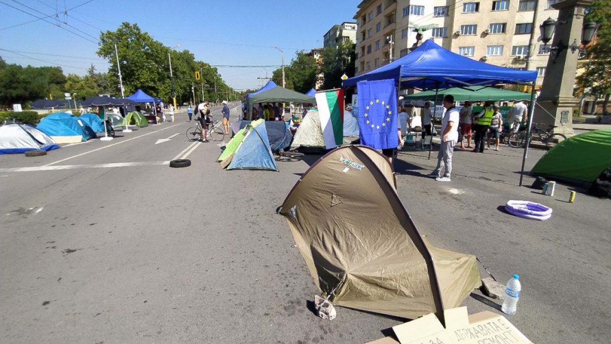 24 ден на протести: Блокадата на София продължава ВИДЕО