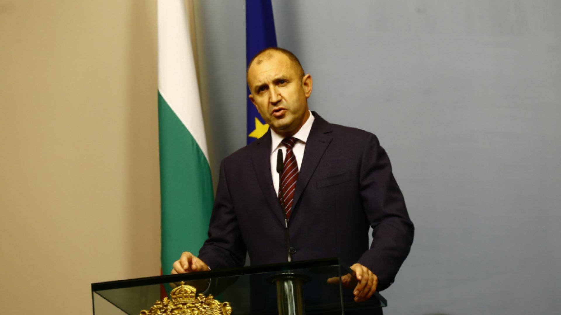 Пак разбиха президента: Опитах се да заслушам Радев. Нищо не чух