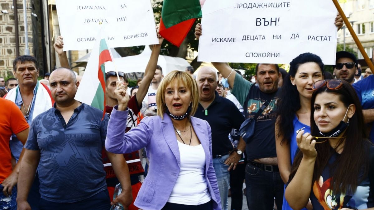 Сензационно! Ето как Мая Манолова и Христо Иванов обслужват Черепа