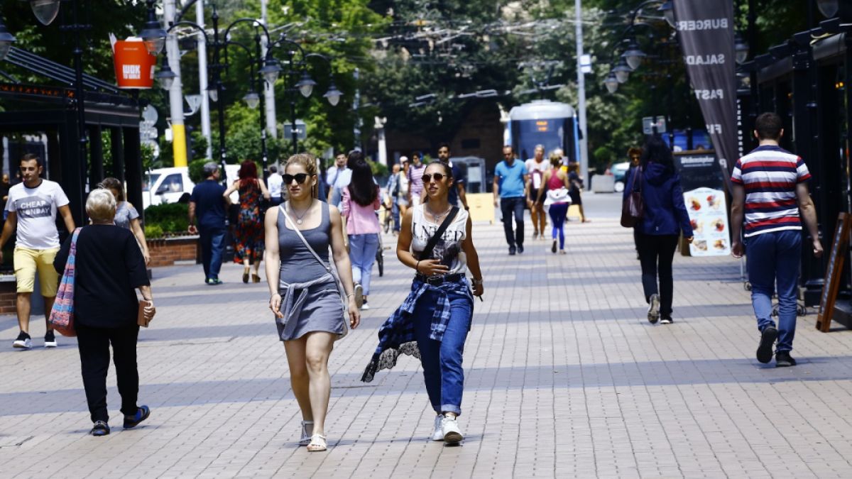 Синоптик от НИМХ: Радвайте се на горещото време днес, че от сряда...