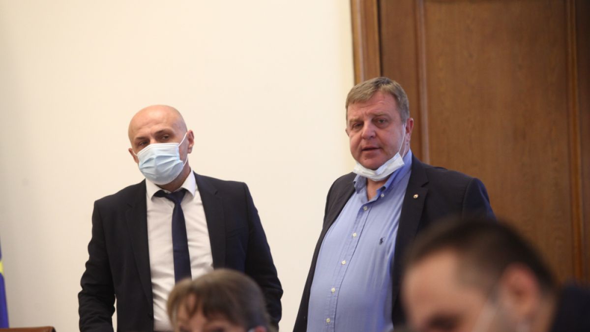 Каракачанов с първи думи след коронакошмара с шефа на ВВС 