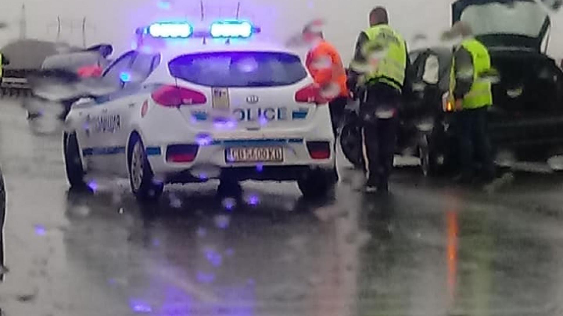 Бус блъсна и уби на място пешеходец в Разградско