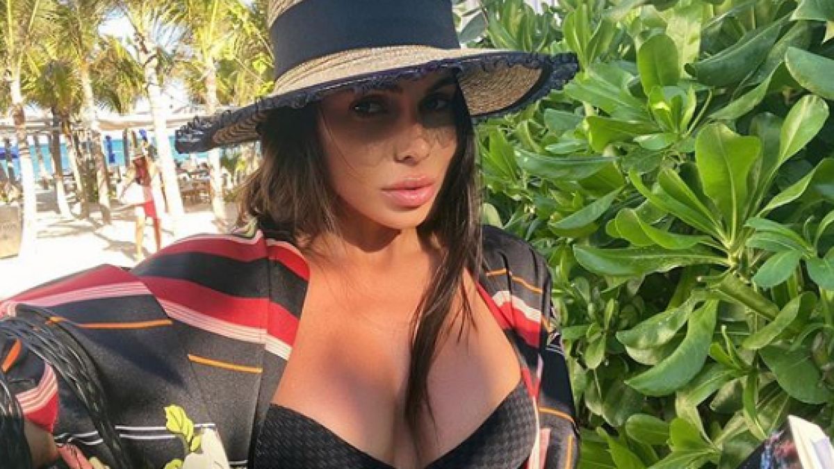 Алисия изуми всички с това, което направи на плажа СНИМКИ 18+