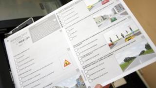 Заплетена ситуация на пътя - кой трябва да отстъпи? СНИМКА