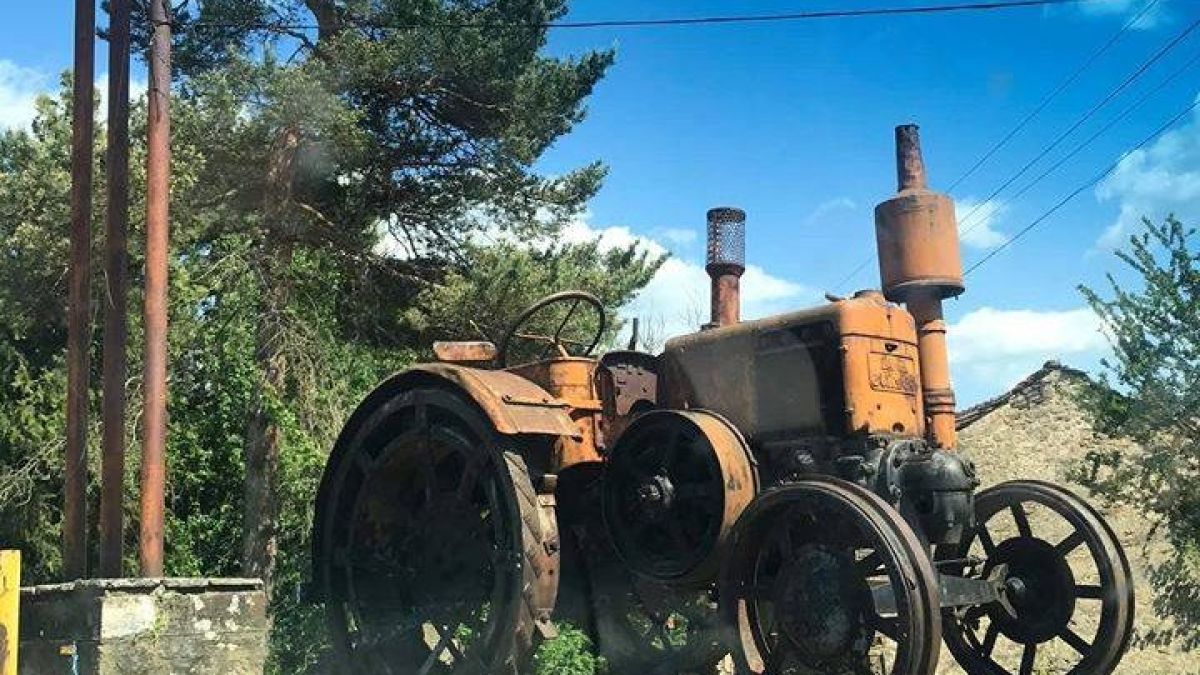 Апаши задигнаха уникален 100-годишен трактор в Килифарево СНИМКИ