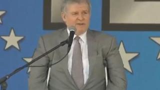 Румен Христов излезе с патерици на конференцията на ГЕРБ
