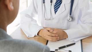 Виц за пияница при доктор изби рибата