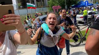 Бенатова и Паунова, защо не записахте битата ми колега Ася от ГЕРБ?