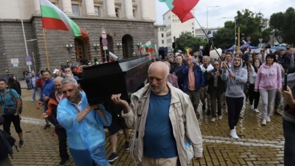 Фучеджиева: Желанието на някои "интелектуалци" да видят Борисов мъртъв е плашещо, защото... 