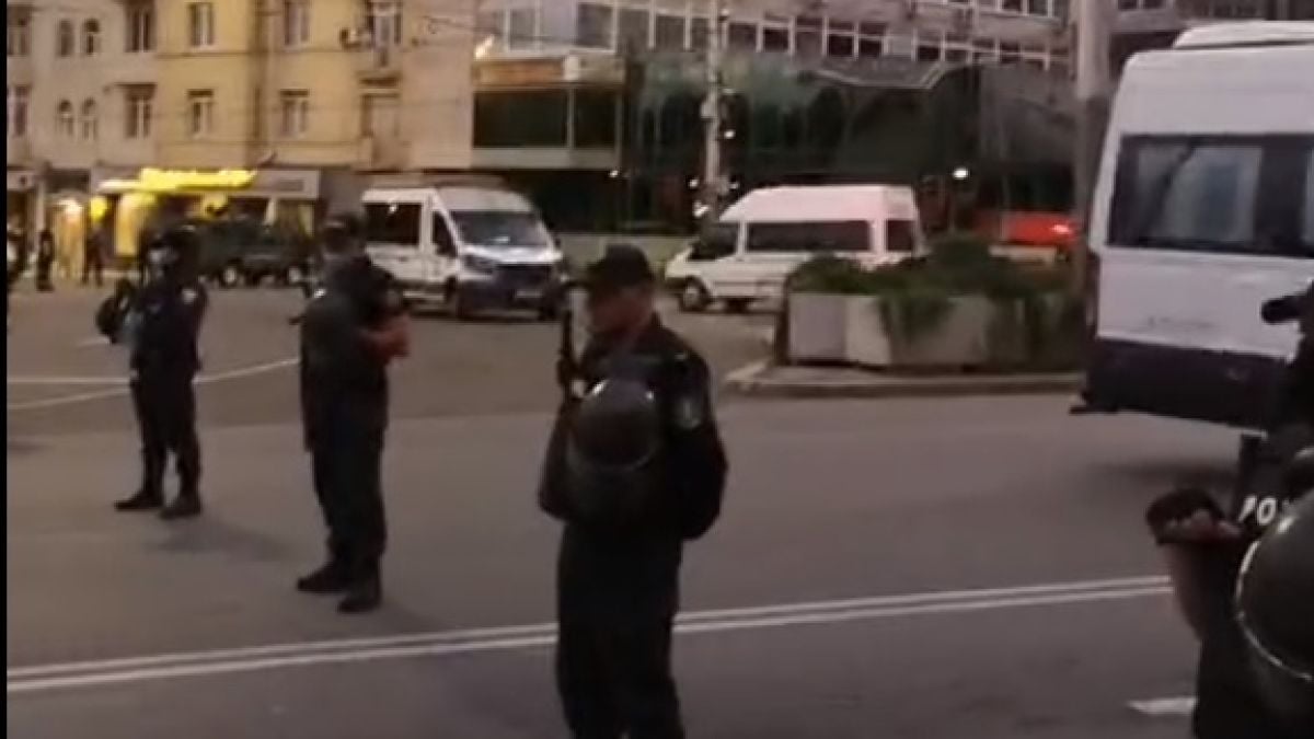 Извънредно: Спецакция на полицията разчисти блокадите на протестиращите в София СНИМКИ