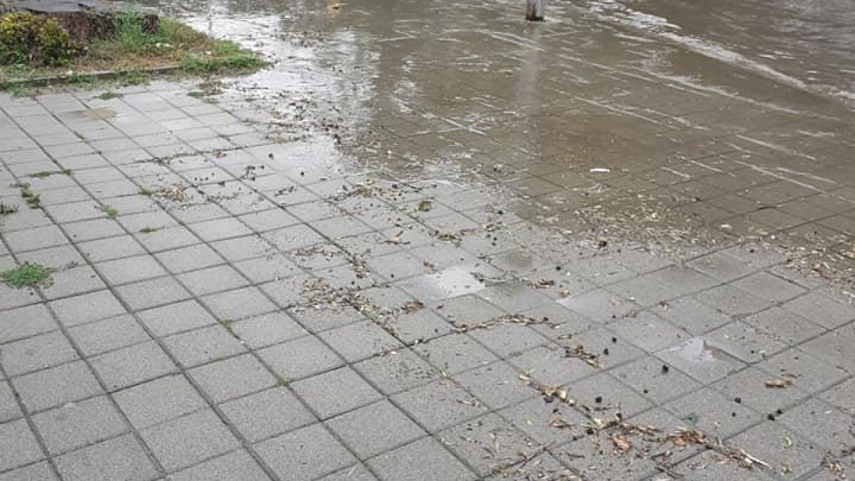 Софийската буря наводни Перник! Градът е под вода СНИМКИ