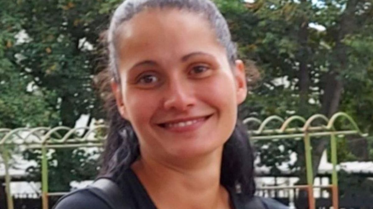 Виждали ли сте тази жена? Мъжът й я издирва под дърво и камък СНИМКА 