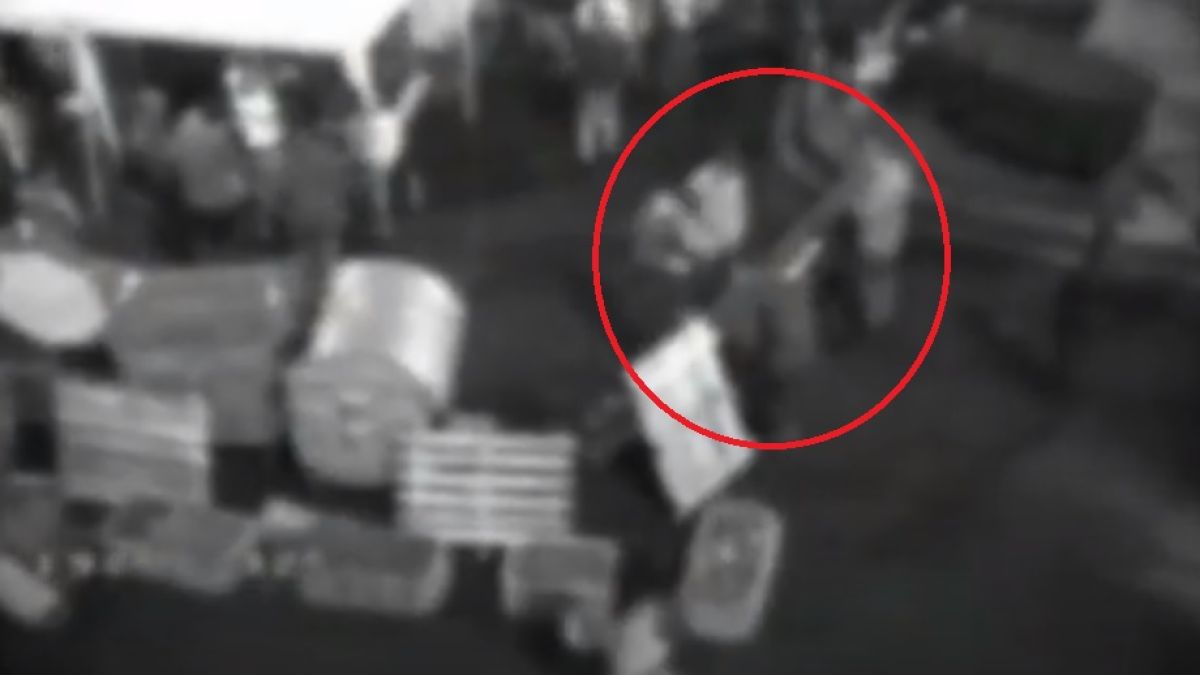 Ексклузивно ВИДЕО от МВР показа как протестъри съсипват София