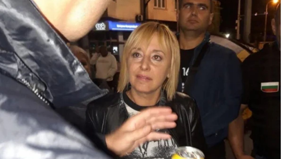 Разнобой: Протестиращите скочиха срещу Мая Манолова!